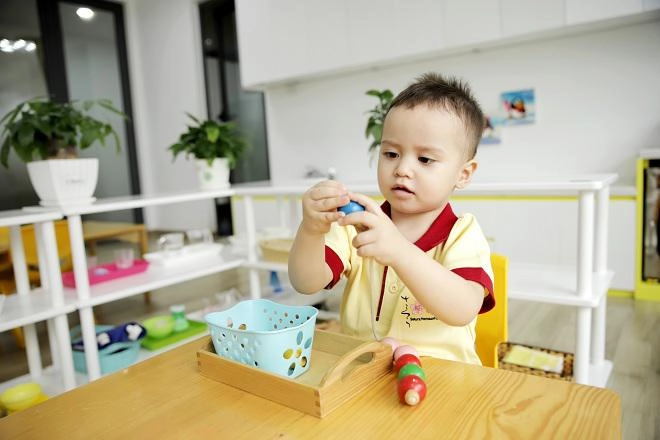 Cách sắp xếp không gian gia đình đơn giản để con học phương pháp montessori hiệu quả nhất