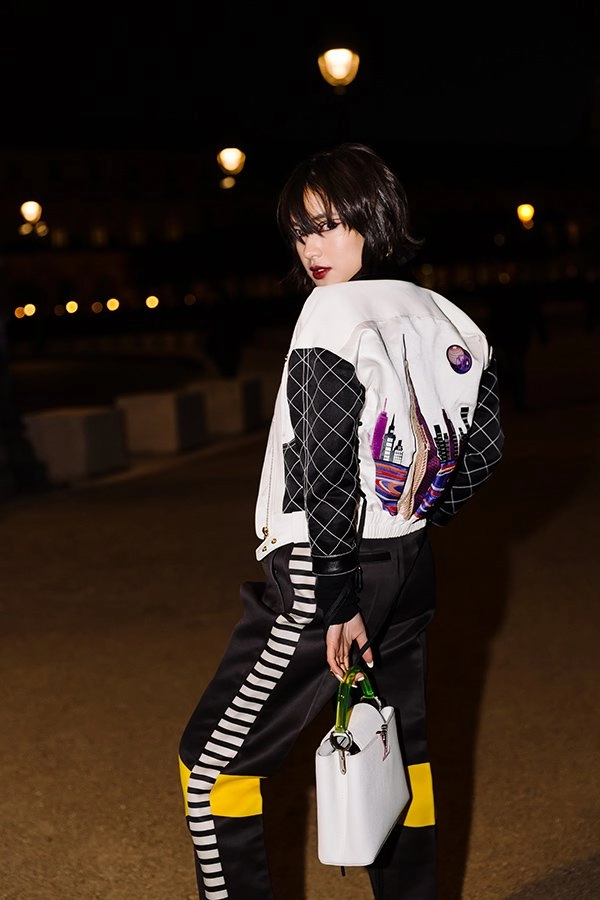 Châu bùi chứng minh đẳng cấp nhờ cây đồ cool ngầu tại paris fashion week thu đông 2020