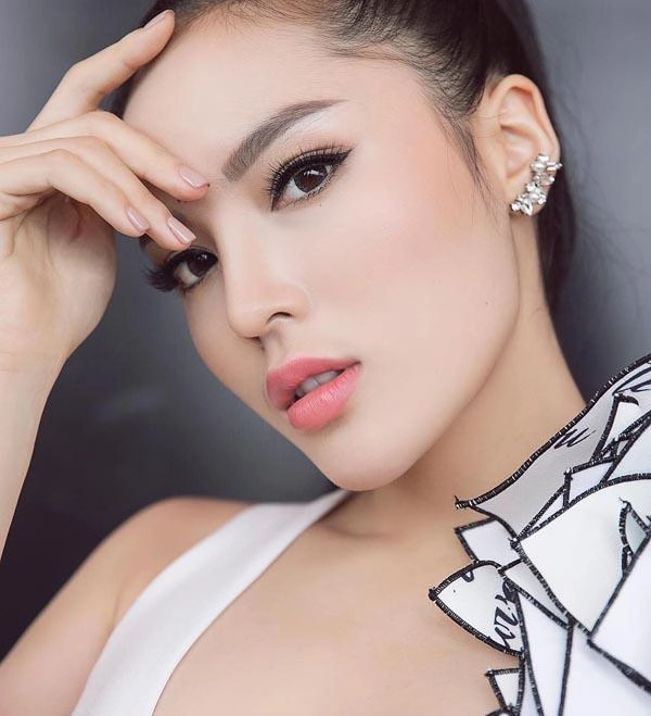 Đây là lỗi lông mày độc nhất vô nhị trong showbiz mà chỉ kỳ duyên mới mắc phải