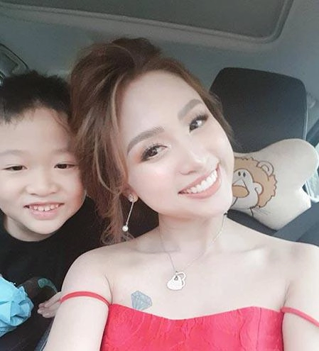 Dù đã con cái đề huề nhan sắc của 4 bà mẹ showbiz này vẫn đáng ngưỡng mộ