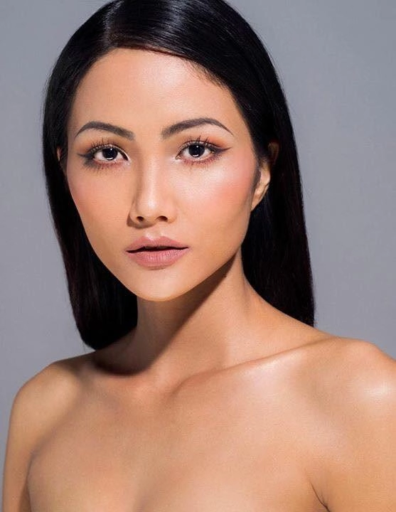 Hhen niê hỏi ý người hâm mộ về tóc tai trước thềm miss universe và đây là cái kết