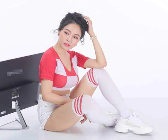 Hot girl trâm anh world cup phản ứng khi bị nghi sửa ngực