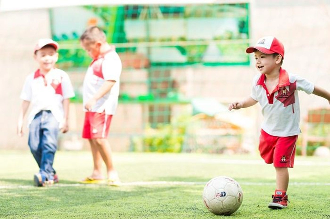 Mẹ thần đồng đỗ nhật nam chia sẻ bí quyết nuôi dạy một em bé hạnh phúc