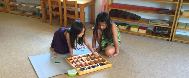 Montessori - phương pháp giáo dục sớm đang được nhiều cha mẹ việt lựa chọn cho con