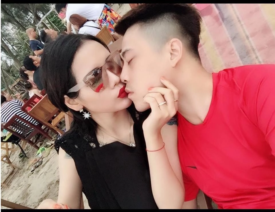 Single mom từ ôm con tay trắng thành bà chủ sau đêm gặp lại người yêu cũ trong bệnh viện