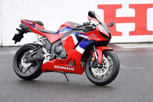 Honda cbr600rr 2024 tiếp tục ra mắt vào cuối tuần này