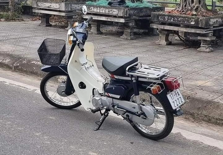 Honda cub 82 dùng 34 năm vẫn có giá đắt 62 triệu nhờ chi tiết này