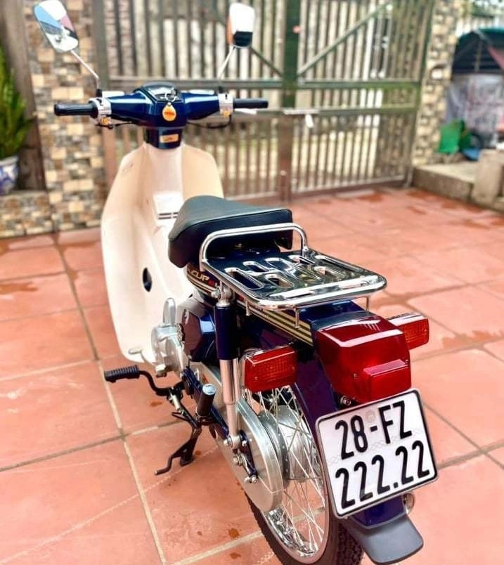 Honda cub 82 dùng 34 năm vẫn có giá đắt 62 triệu nhờ chi tiết này