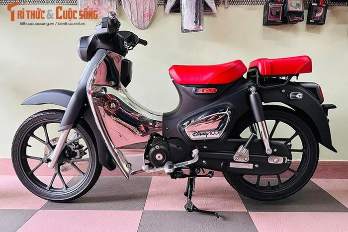 Honda super cub c125 disney về việt nam có giá ngang ô tô