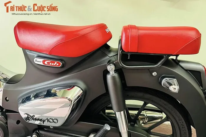 Honda super cub c125 disney về việt nam có giá ngang ô tô