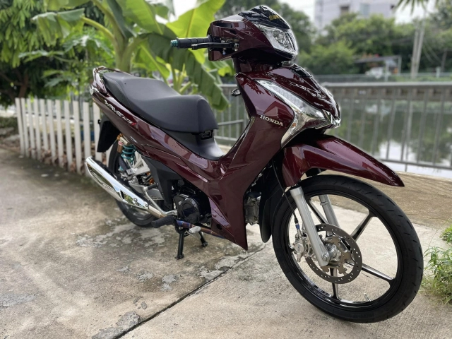 Honda wave 125 độ ly nước mía hiện đang nổi đình nổi đám trên mạng xã hội