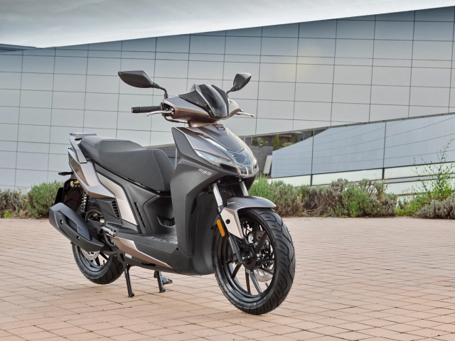 Kymco trình làng mẫu xe tay ga sở hữu ngoại hình gọn gàng của xe số