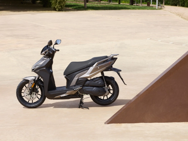 Kymco trình làng mẫu xe tay ga sở hữu ngoại hình gọn gàng của xe số