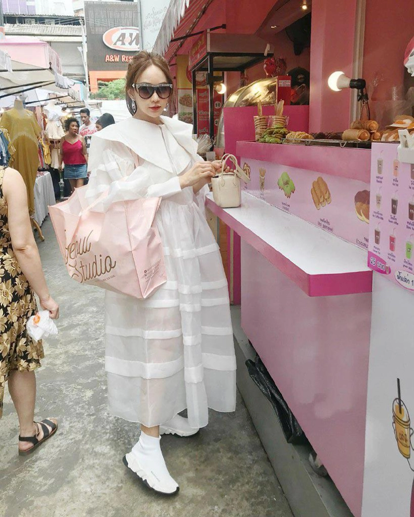 Ra đường tưởng gái còn son vì chọn đồ quá điệu ai ngờ cô ấy sắp đẻ đến nơi rồi