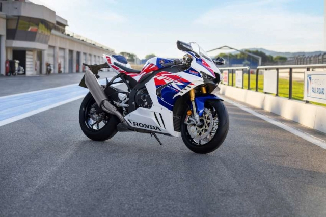 Ra mắt honda cbr1000rr-r 30th anniversary edition tại malaysia