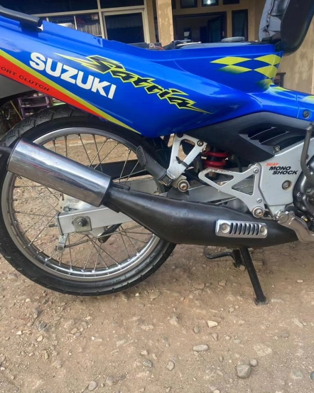 Suzuki satria 120r nguyên zin - cẩm lai việt nam nhưng lại có giá ve chai ở nước bạn