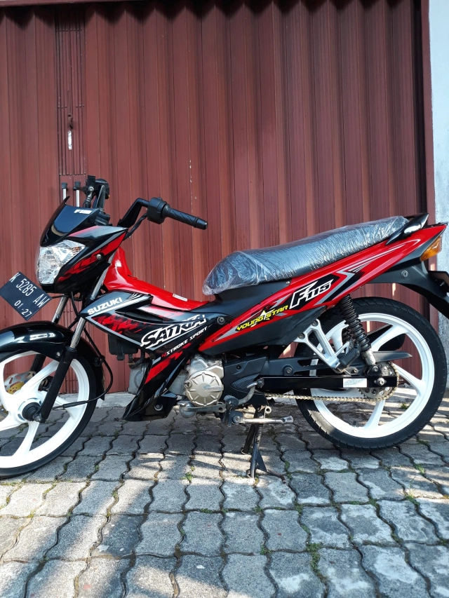 Suzuki satria đã từng có phiên bản máy nằm hộp số 4 cấp côn tự động