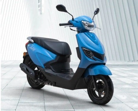 Suzuki tung ra mẫu xe tay ga giá rẻ đặc biệt hợp với nấm lùn