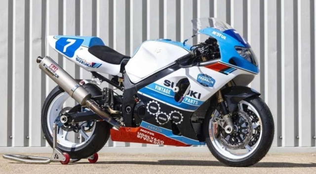 Team classic suzuki tiết lộ chiếc xe đua gsx-r1000 k1 đáng kinh ngạc