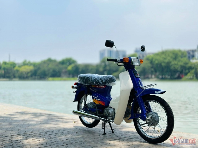 Xe máy honda dd90 1996 màu độc giá 300 triệu đồng ở hà nội