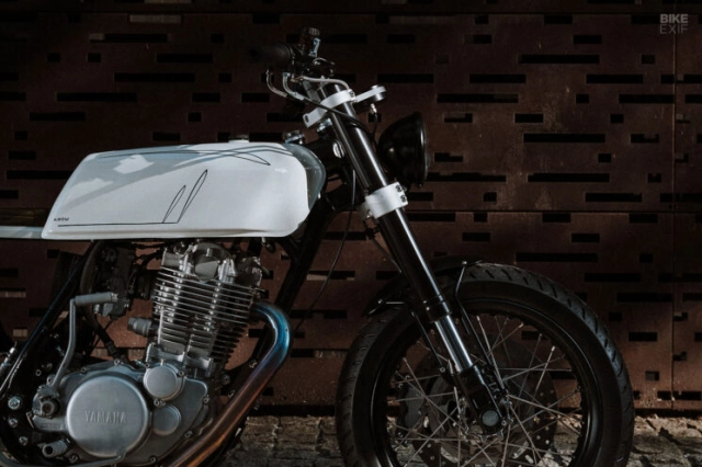 Yamaha sr500 street tracker sắc nét từ ba lan