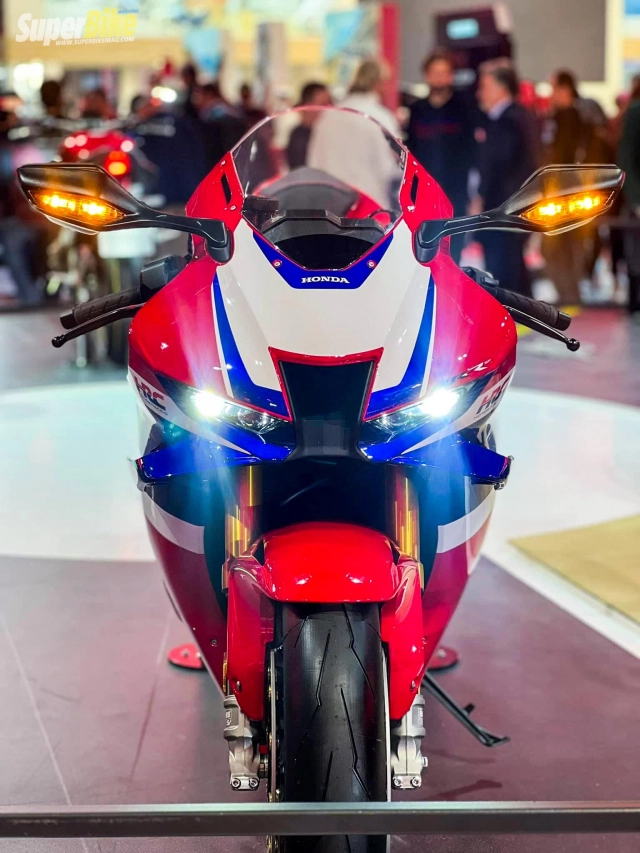 Honda cbr1000rr-r sp 2024 trình làng với hàng loạt nâng cấp đáng giá