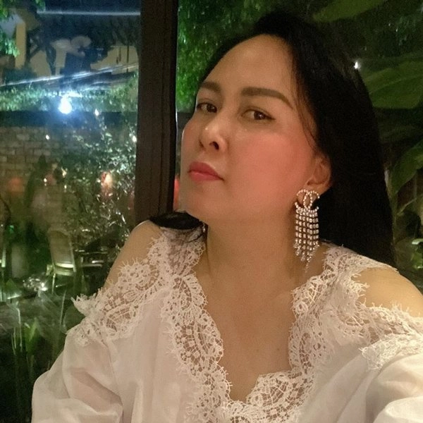 Khoe 9 đôi bông tai quý hiếm mới mua phượng chanel được instagram nước ngoài nhắc tên