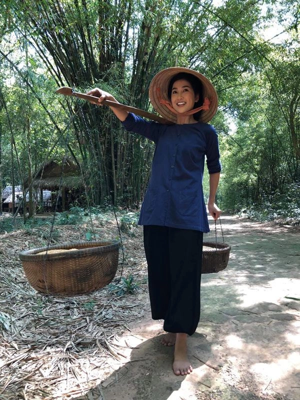 Quỳnh lam nữ hoàng áo bà ba trên màn ảnh nhưng ngoài đời lại ngọt ngào thế này