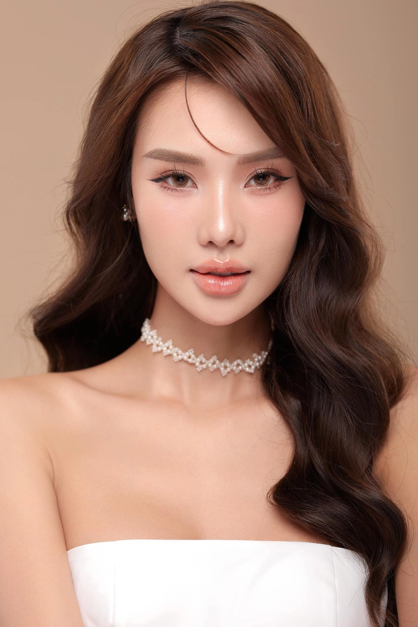 Sở hữu vòng eo 56cm nữ thư ký của tổng giám đốc thi miss grand vietnam là ai