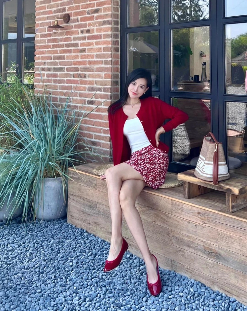 5 công thức phối màu đỏ không dừ giúp nàng diện đồ vừa sành điệu vừa ấm áp mùa giáng sinh này
