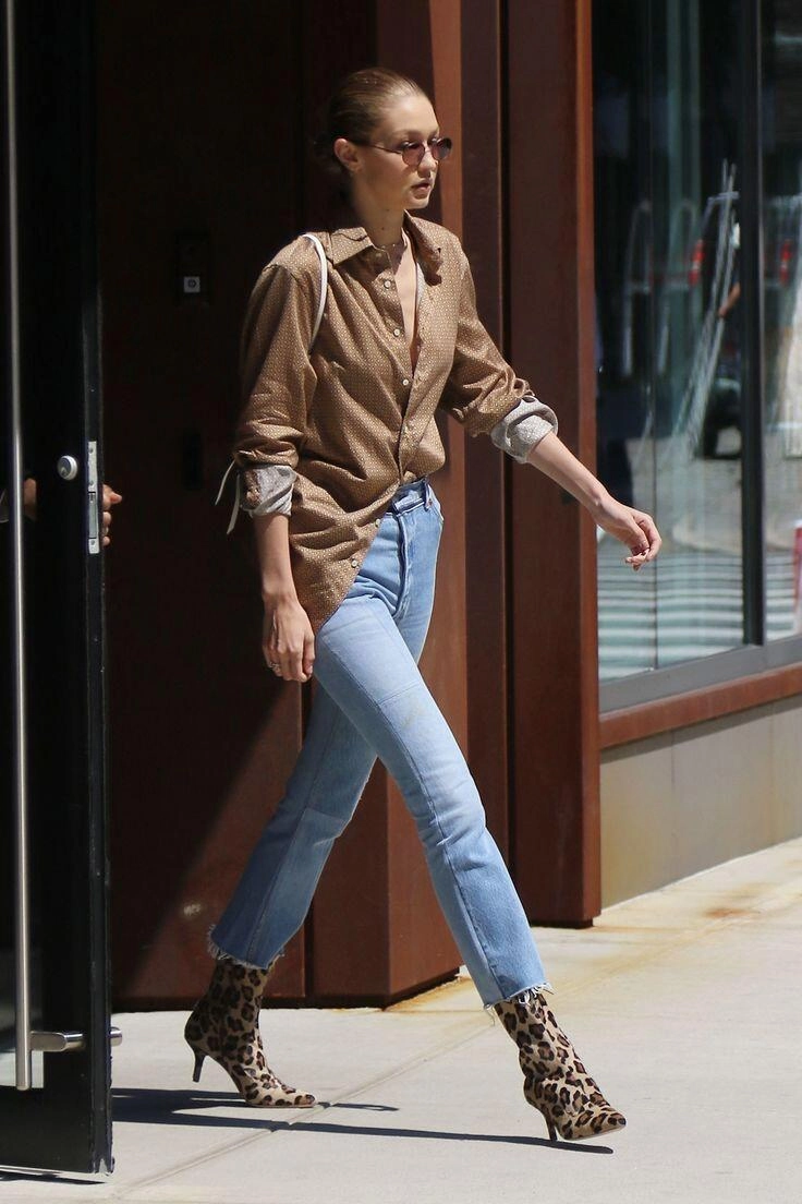 5 đôi giày sẽ khiến chiếc quần skinny jeans lỗi thời của bạn lập tức trở nên sành điệu