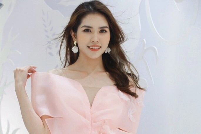 Bà xã 5 giờ sáng dậy bóp chân cho mẹ chồng của minh tiệp là top 22 hoa hậu có gu ăn mặc khiến chồng ngỡ ngàng