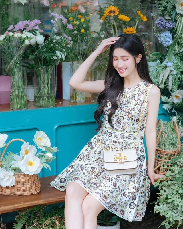 Bóc giá bộ sưu tập túi hiệu của á hậu phương nhi trước khi có hôn lễ với con trai tỷ phú phạm nhật vượng