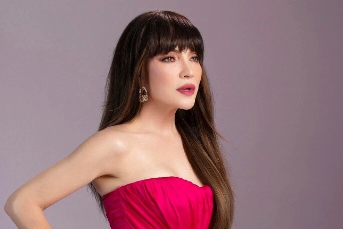 Ca sĩ việt lai tây thời trẻ đẹp như minh tinh hollywood từng thi hoa hậu chỉ vì số tiền chưa đến 5 triệu đồng
