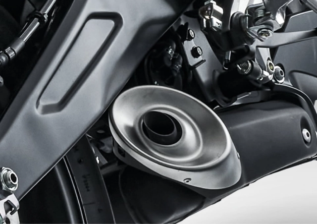 Cb125r 2024 sở hữu màn hình tự thay đổi màu sắc dựa vào ngày đêm