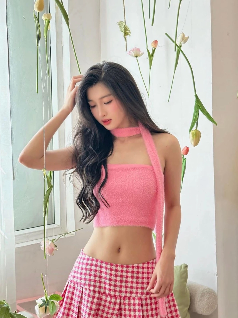 dâu tỷ phú phương nhi chuộng đồ sexy chừng mực
