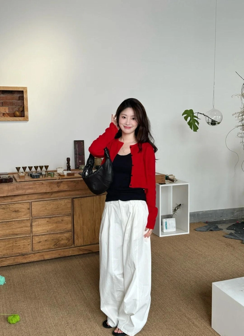 Đây là item hứa hẹn làm mưa làm gió mùa giáng sinh và tết phối đồ kiểu nào cũng hoá nàng thơ
