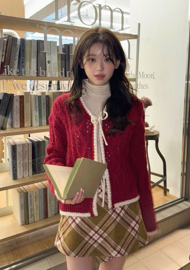 Đây là item hứa hẹn làm mưa làm gió mùa giáng sinh và tết phối đồ kiểu nào cũng hoá nàng thơ
