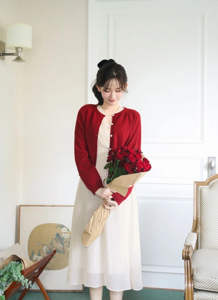 Đây là item hứa hẹn làm mưa làm gió mùa giáng sinh và tết phối đồ kiểu nào cũng hoá nàng thơ