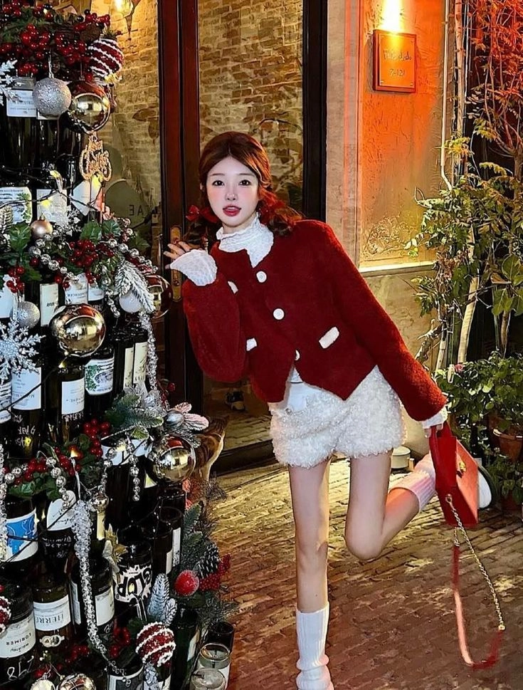 Đây là item hứa hẹn làm mưa làm gió mùa giáng sinh và tết phối đồ kiểu nào cũng hoá nàng thơ