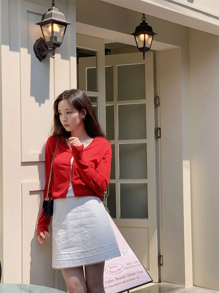 Đây là item hứa hẹn làm mưa làm gió mùa giáng sinh và tết phối đồ kiểu nào cũng hoá nàng thơ