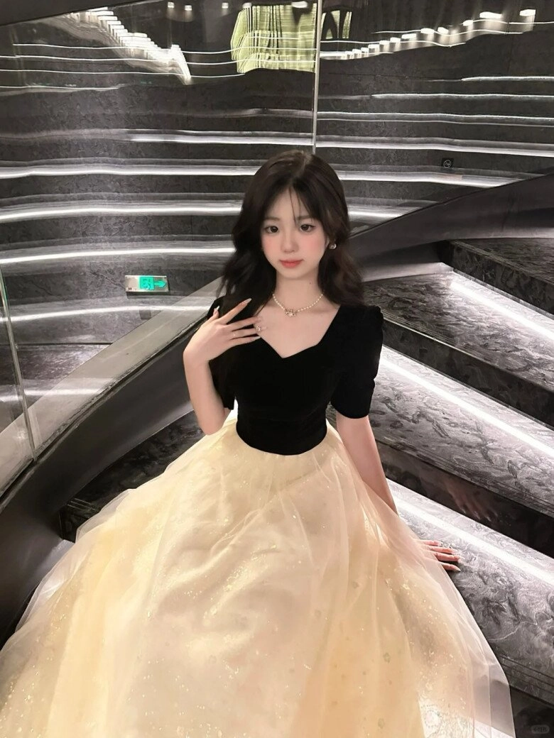 Đi tiệc cuối năm của công ty tôi cạch mặt 4 kiểu trang phục này để giữ hình ảnh thanh lịch sang chảnh