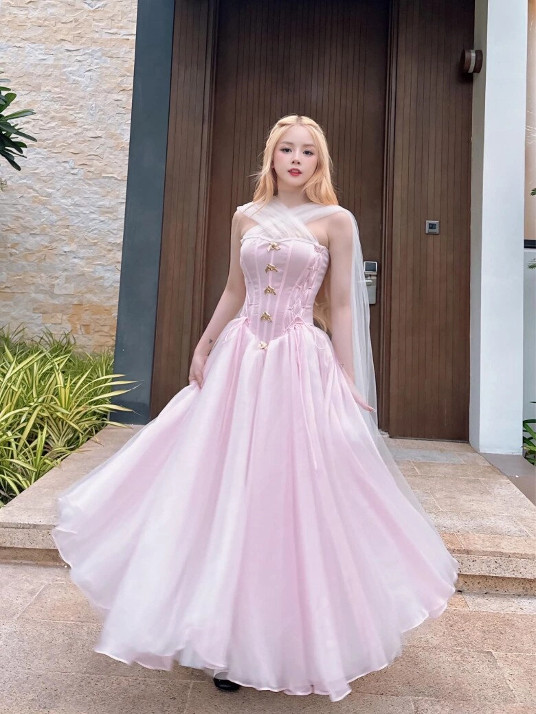 Dj mie nàng gái ngoan của showbiz việt vóc dáng gợi cảm nhưng nói không với ăn mặc hở hang