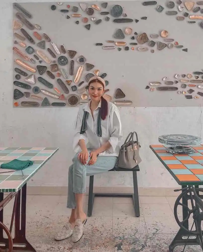 Hoa khôi 9x làm dâu gia tộc giàu có bậc nhất việt nam đi đâu cũng dát hàng hiệu chuẩn phú bà