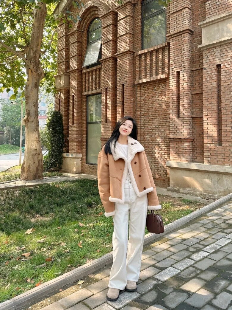 Hội nấm lùn đừng mặc áo khoác dài thay bằng 4 kiểu áo khoác dáng ngắn ngày vừa sành điệu vừa hack chiều cao