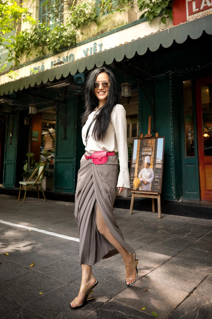 Hồng nhung không stylist nào hiểu cách ăn mặc của tôi