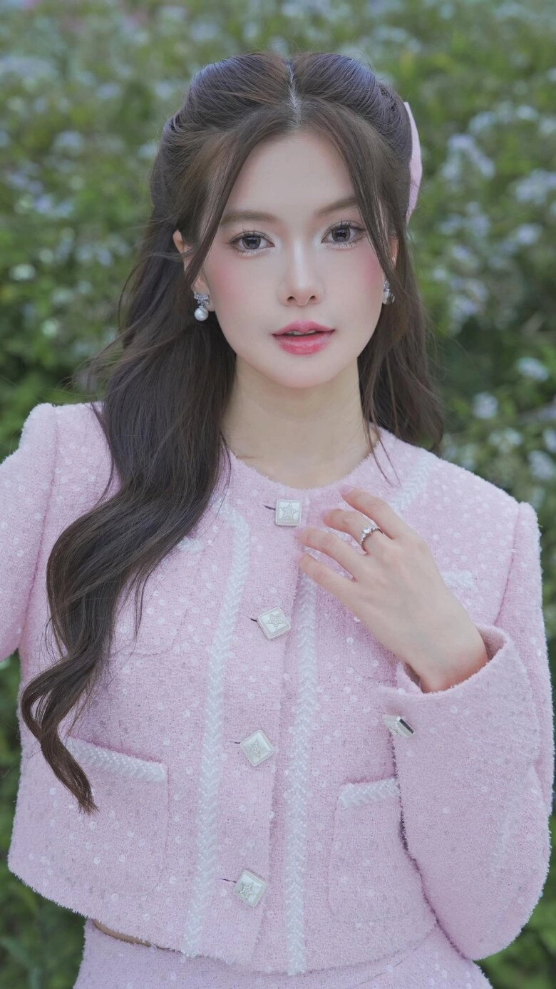 Hot girl đắk lắk liên tục chiếm sóng màn ảnh vtv đã có nhan sắc rực rỡ còn ăn mặc đẹp miễn chê