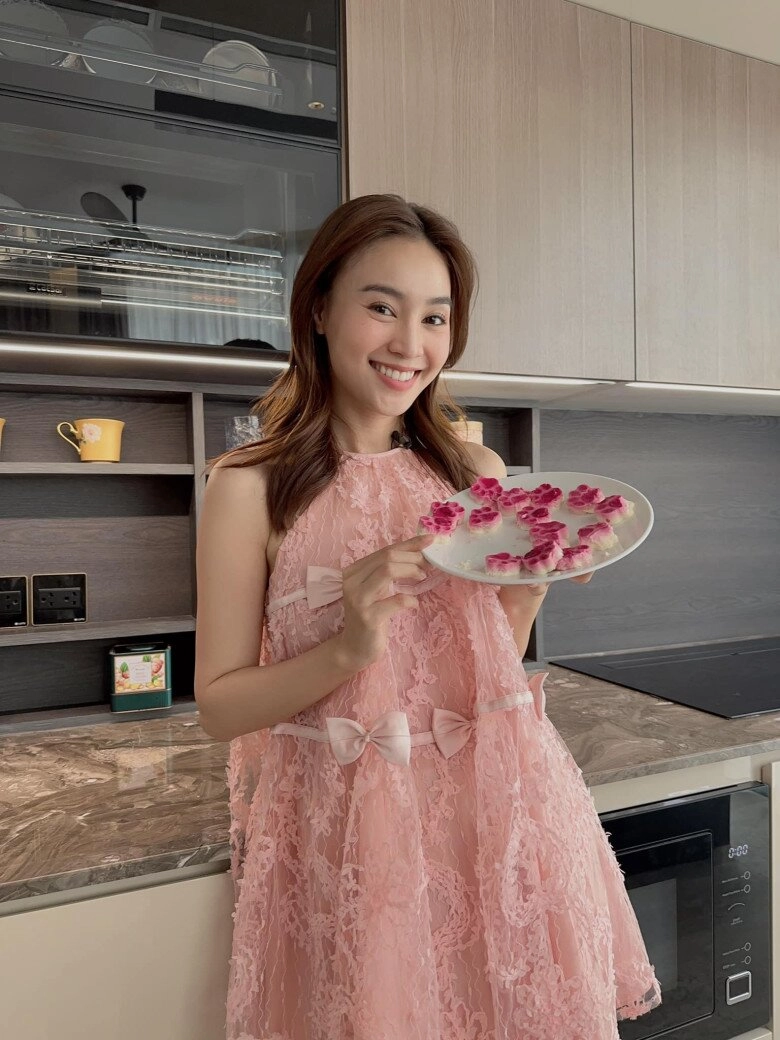 Không quần là áo lụa ninh dương lan ngọc ghi điểm với loạt bộ đồ bình dân chị em hay mặc