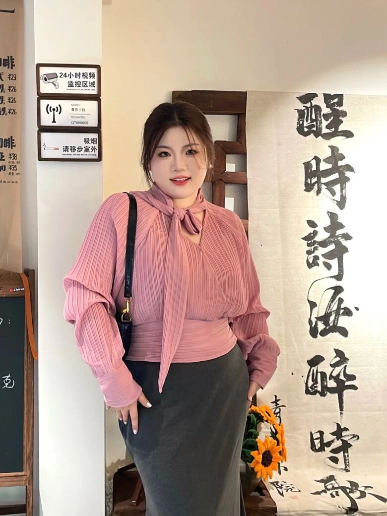 Kiểu váy dài cứu nguy cho chị em có vòng eo bánh mì vào tết này cứ diện vào là giảm vòng eo gần 3cm