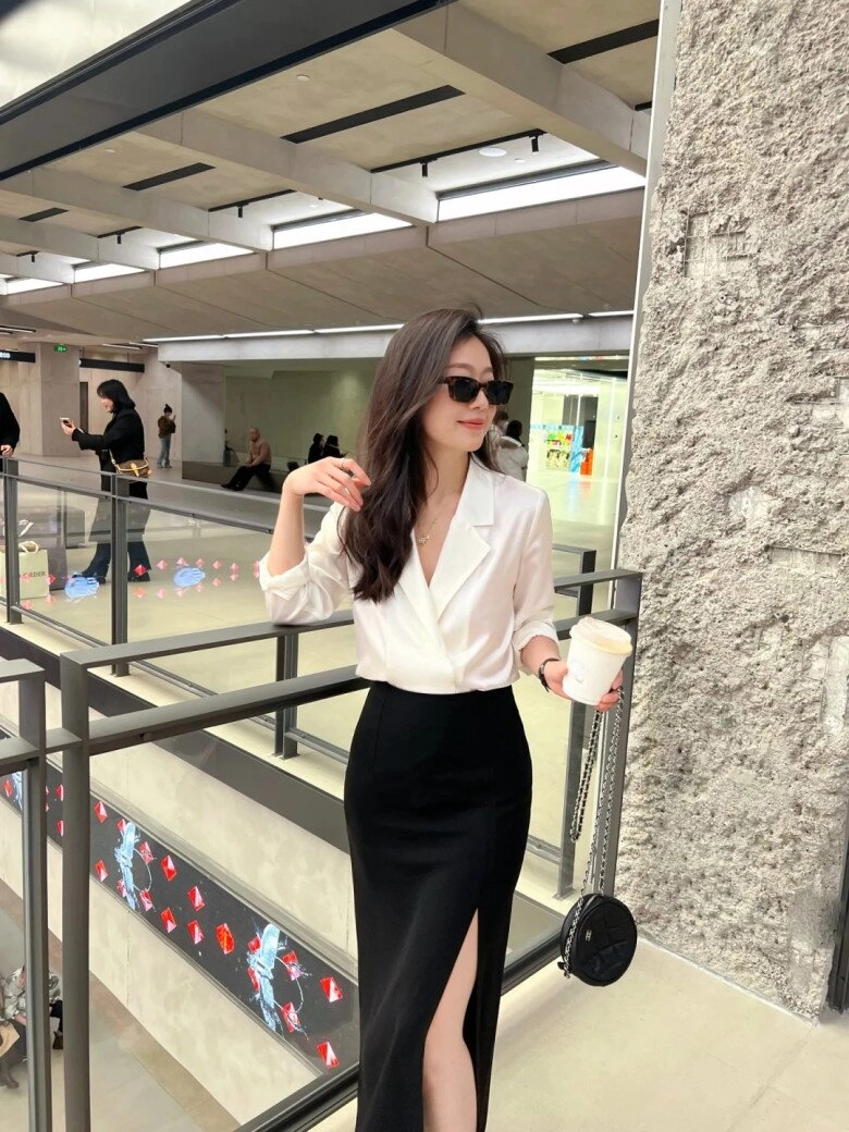 Kiểu váy dài cứu nguy cho chị em có vòng eo bánh mì vào tết này cứ diện vào là giảm vòng eo gần 3cm